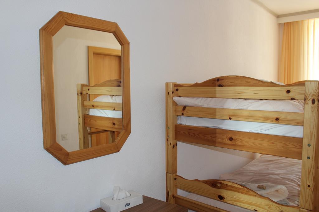 Hotel De La Gare Yvonand الغرفة الصورة